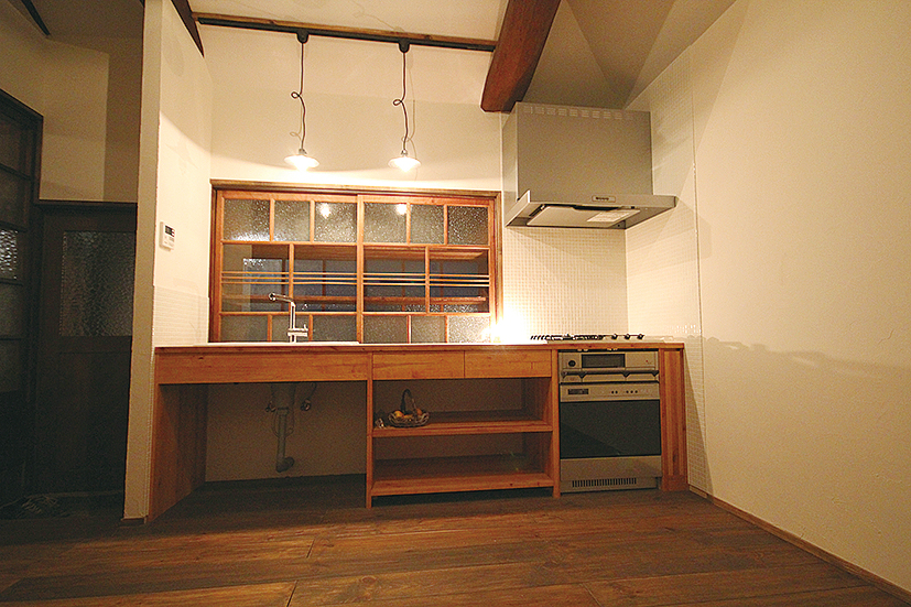 築50年の思い出はそのままに雰囲気を壊さないキッチンを造作